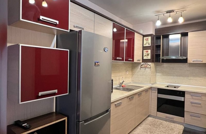 Location d’un appartement élégant de 3 pièces, 95 m², centre-ville, Varna, Bulgarie
